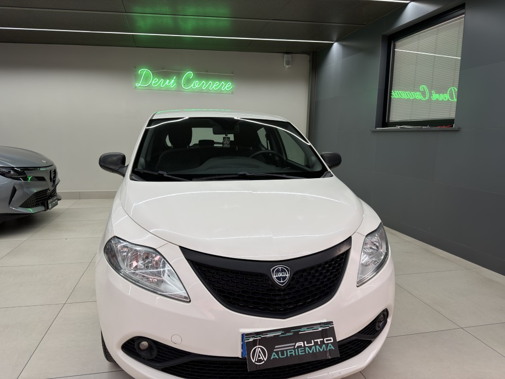 LANCIA YPSLON 1200 GPL DI SERIE GOLD